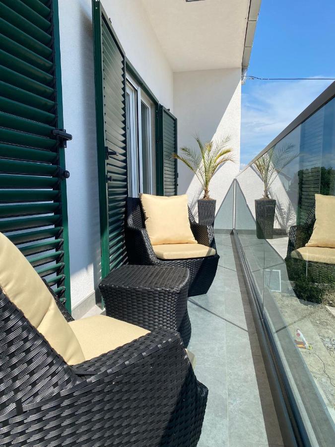 Apartment Milena Kastela Mit Whirlpool Exterior foto