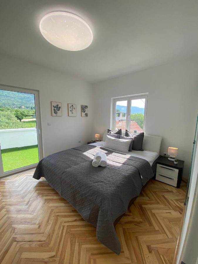 Apartment Milena Kastela Mit Whirlpool Exterior foto
