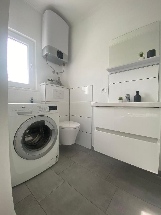 Apartment Milena Kastela Mit Whirlpool Exterior foto